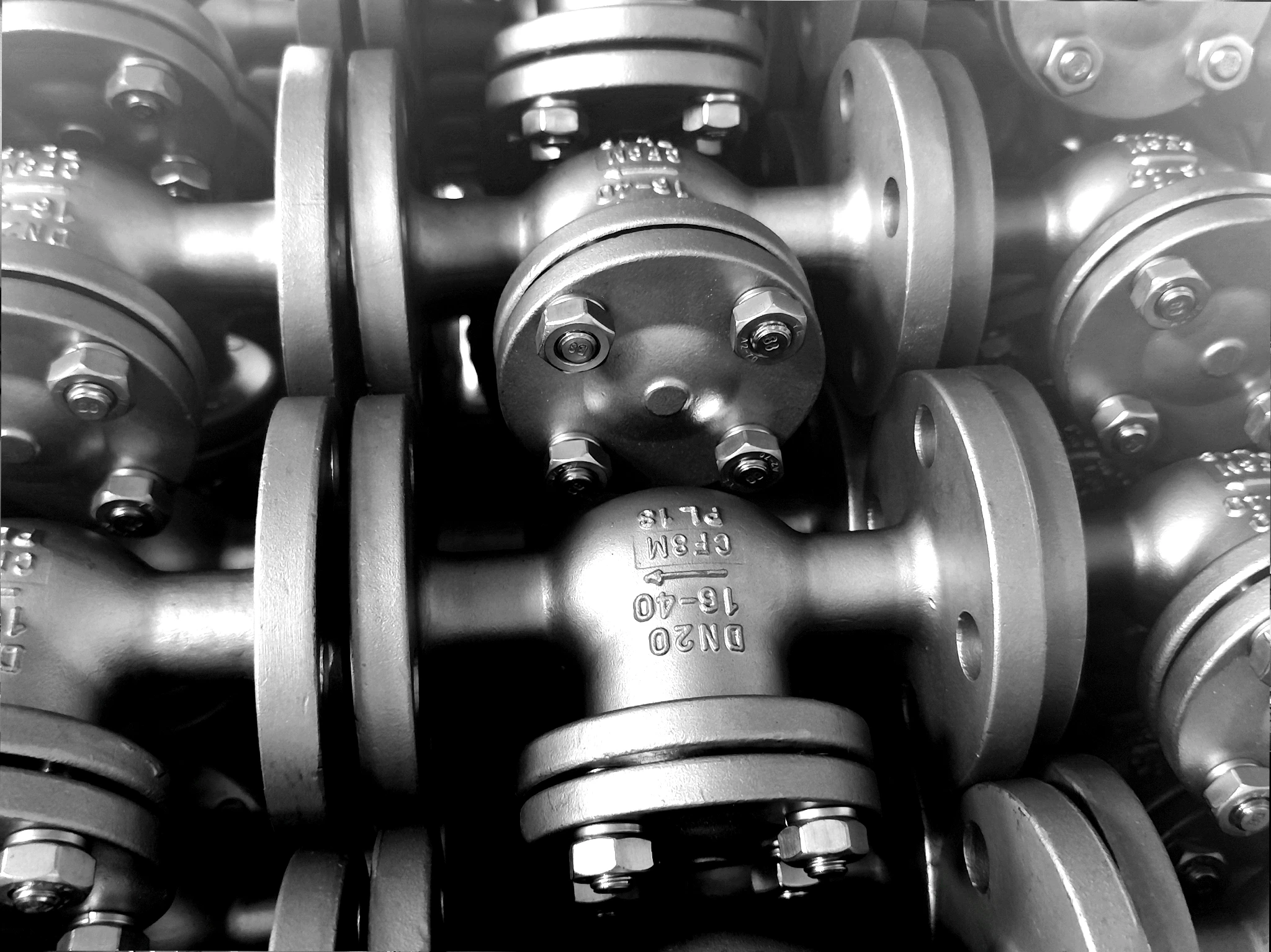 Как справляться с закупорившимся или заклинившим чековым клапаном из чугунной стали